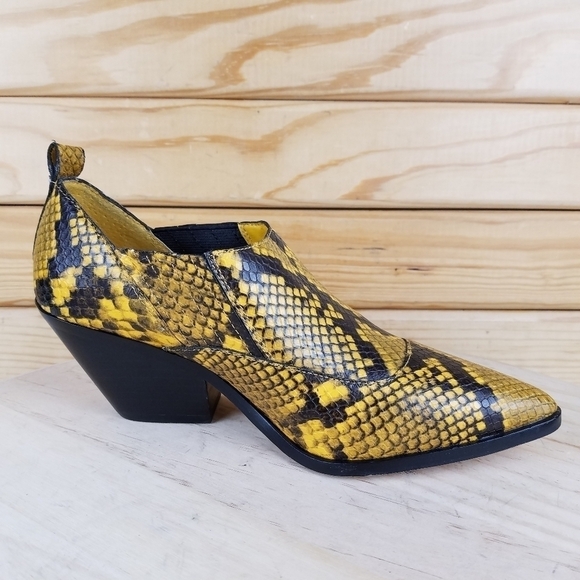 Vince Camuto 6.5 US Jetera Leather Ankle Western Booties Mustard Snakeskin NEW - Picture 10 of 12